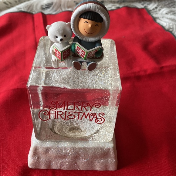 Hallmark Frosty Friends Water glitter Globe - Picture 1 of 12
